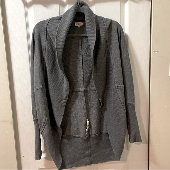 Aritzia cardigan - Picture 1 of 4